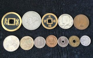 日本の硬貨と外国の硬貨