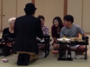 温泉旅館でマジックショー