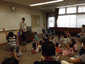 幼稚園児にマジックショー