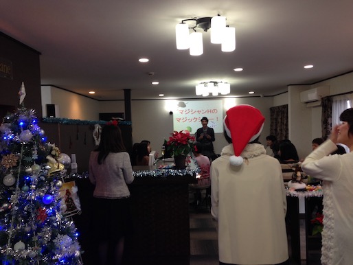 いすみサロンのクリスマスパーティーでマジックショー in 千葉県いすみ市