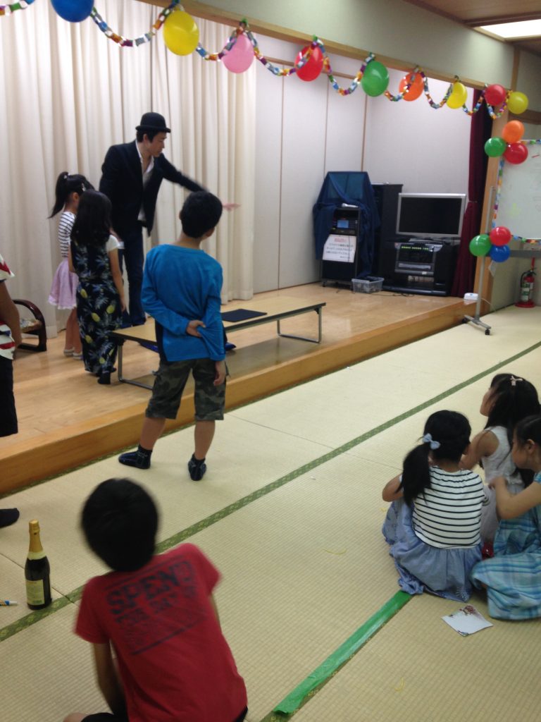 子ども会のイベントにマジシャン出張 派遣のマジックショー 東京都墨田区