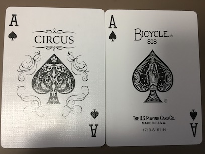 ダイソーの本格プレイングカード サーカス Aエースバイシクルと比較