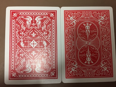 ダイソーの本格プレイングカード サーカス カードバックバイシクルと比較