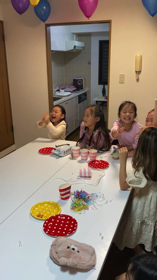 騙されるのがおかしい子供たち 8歳の娘さんのお誕生会でマジシャンの出張/派遣マジックショー 東京都港区