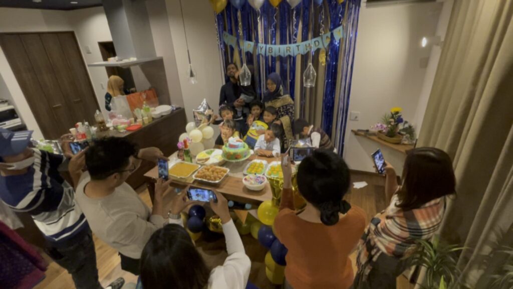 記念撮影 6歳のお誕生日パーティーで出張マジシャンマジックショー 流山市, 千葉県