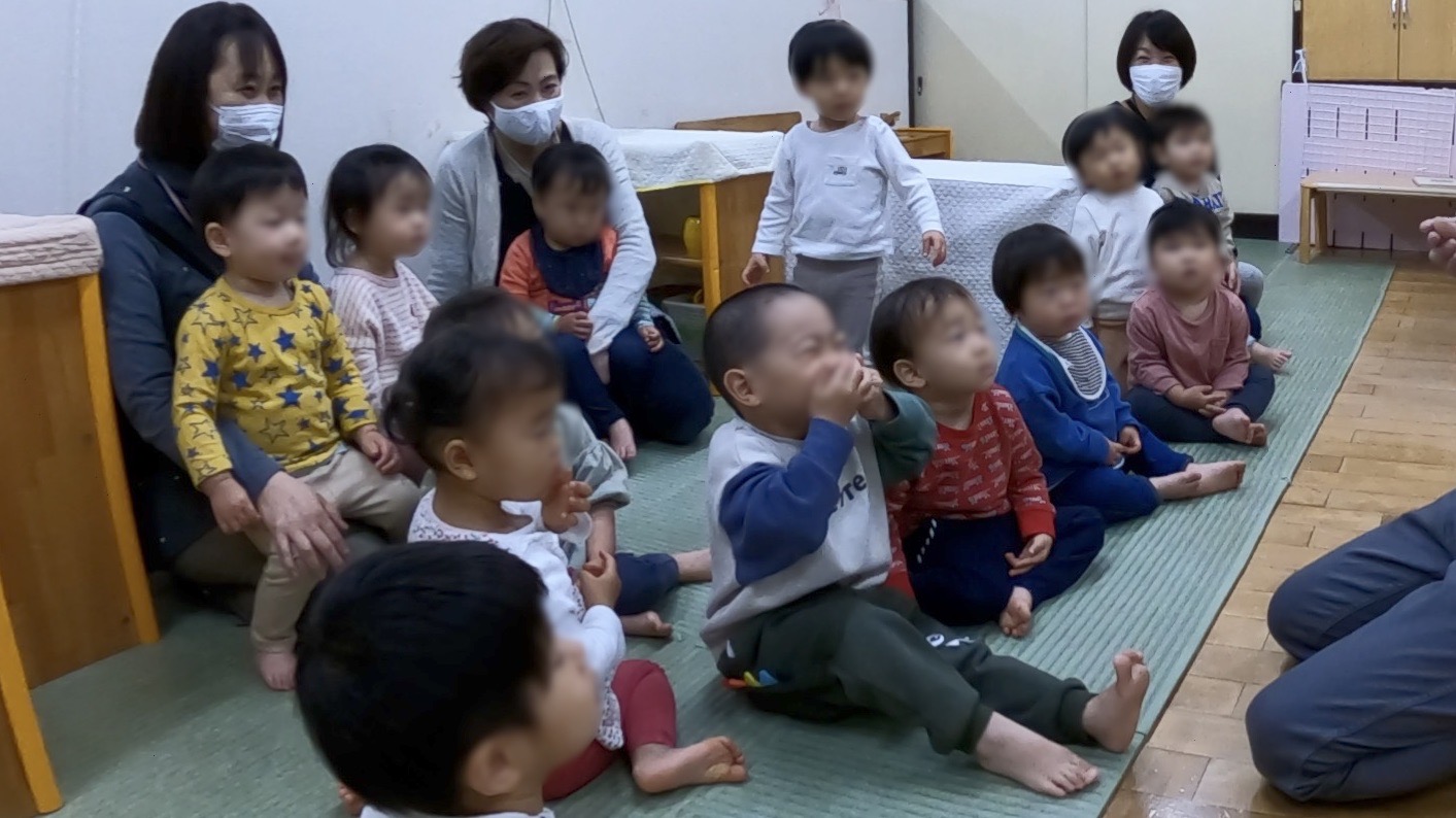 思わず笑っちゃう 1、2歳クラス　保育園の父母の会主催お楽しみ会イベントに出張マジシャンマジックショー 練馬区, 東京都 2021 