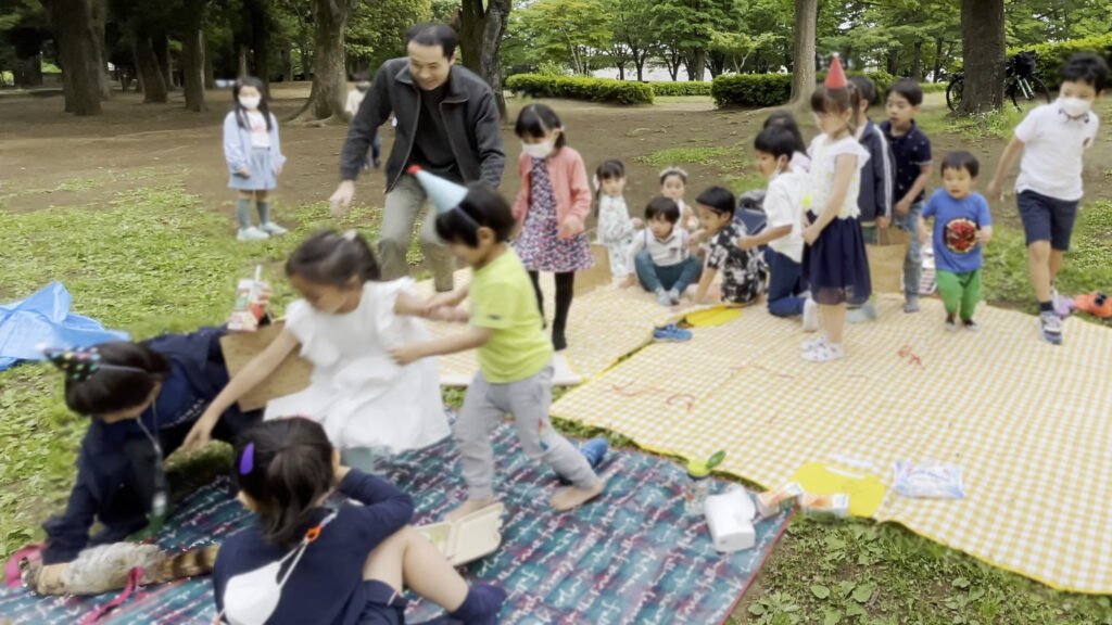 ロッキーが暴走！ 3人の子供の屋外合同バースデーパーティーに出張マジシャン 駒沢公園, 世田谷区