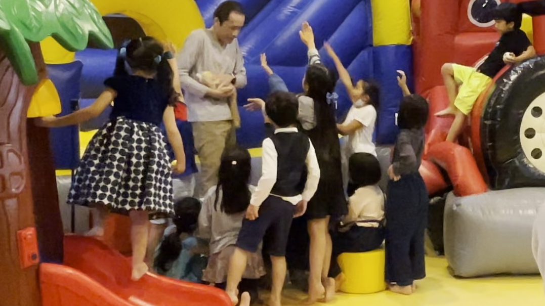子供たちに大人気 魔法のペット 7歳3名合同誕生日会出張マジシャン 渋谷区, 東京都