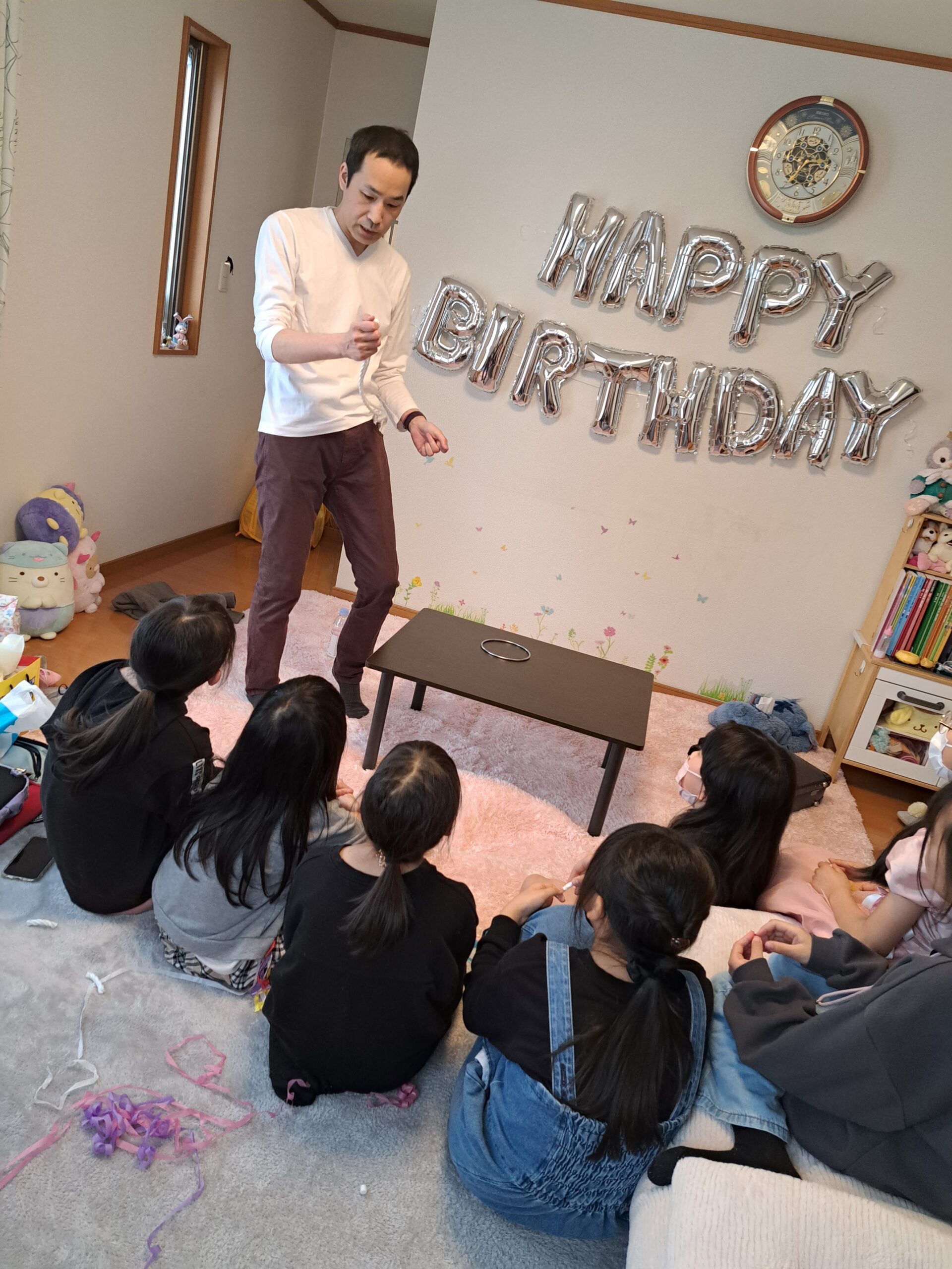 ロープマジックをやっているよ 10歳娘誕生会でマジックショー 横浜市, 神奈川県