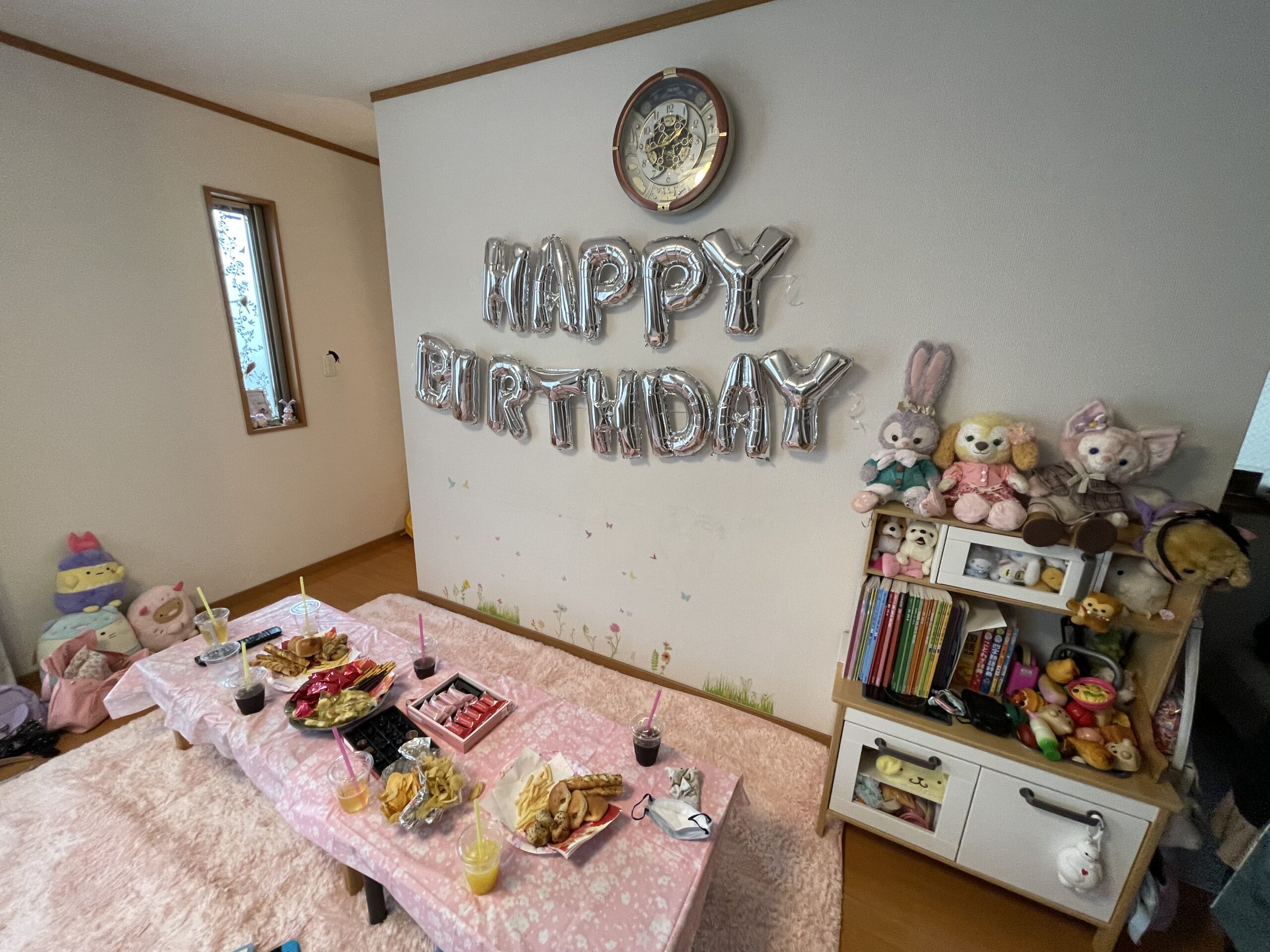Happy Birthday バルーンアートされた部屋 10歳娘誕生会でマジックショー 横浜市, 神奈川県