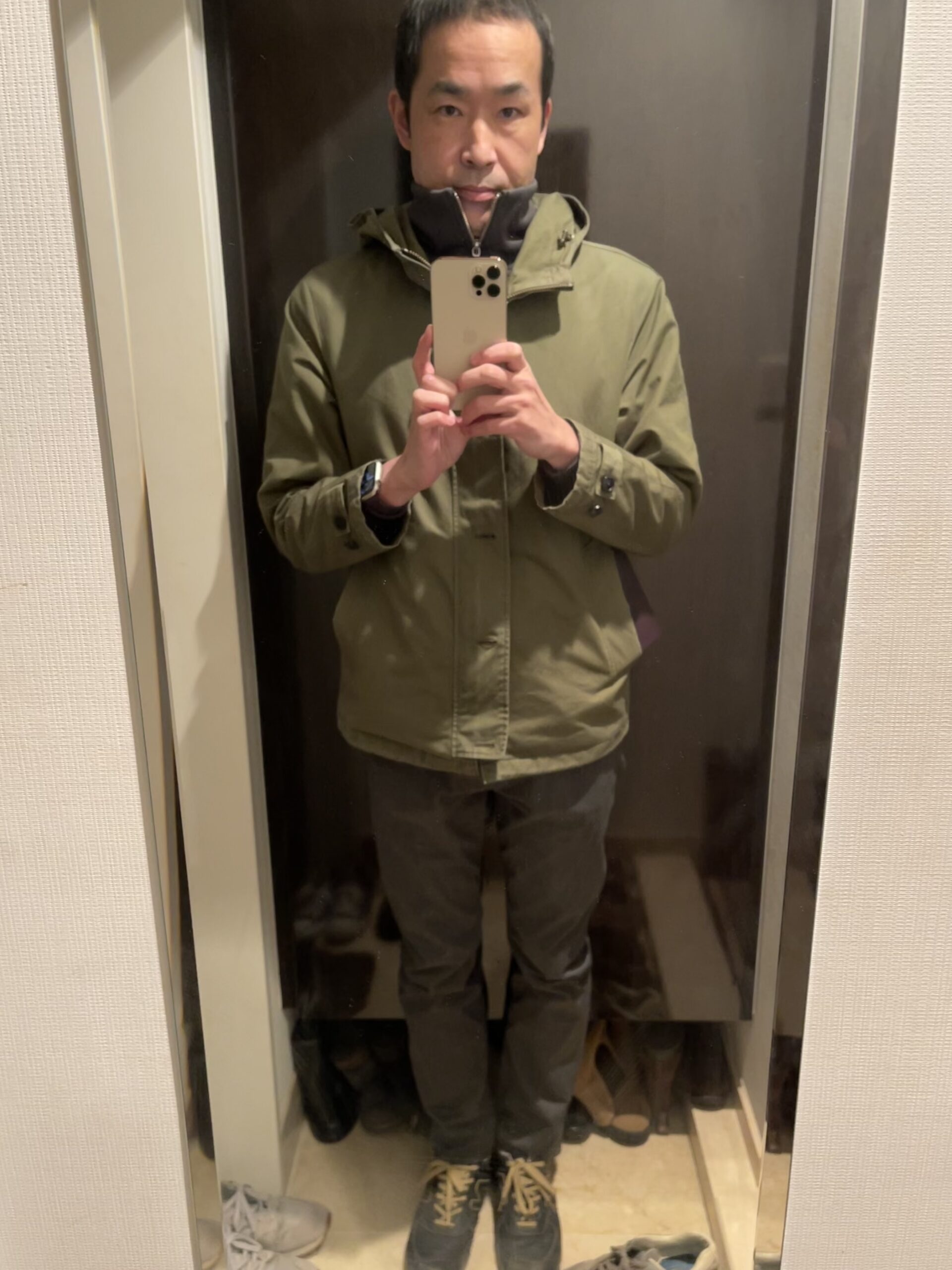 寒いので外上着を着ていった 誕生就職トリプル祝ホームパーティー 世田谷区, 東京都