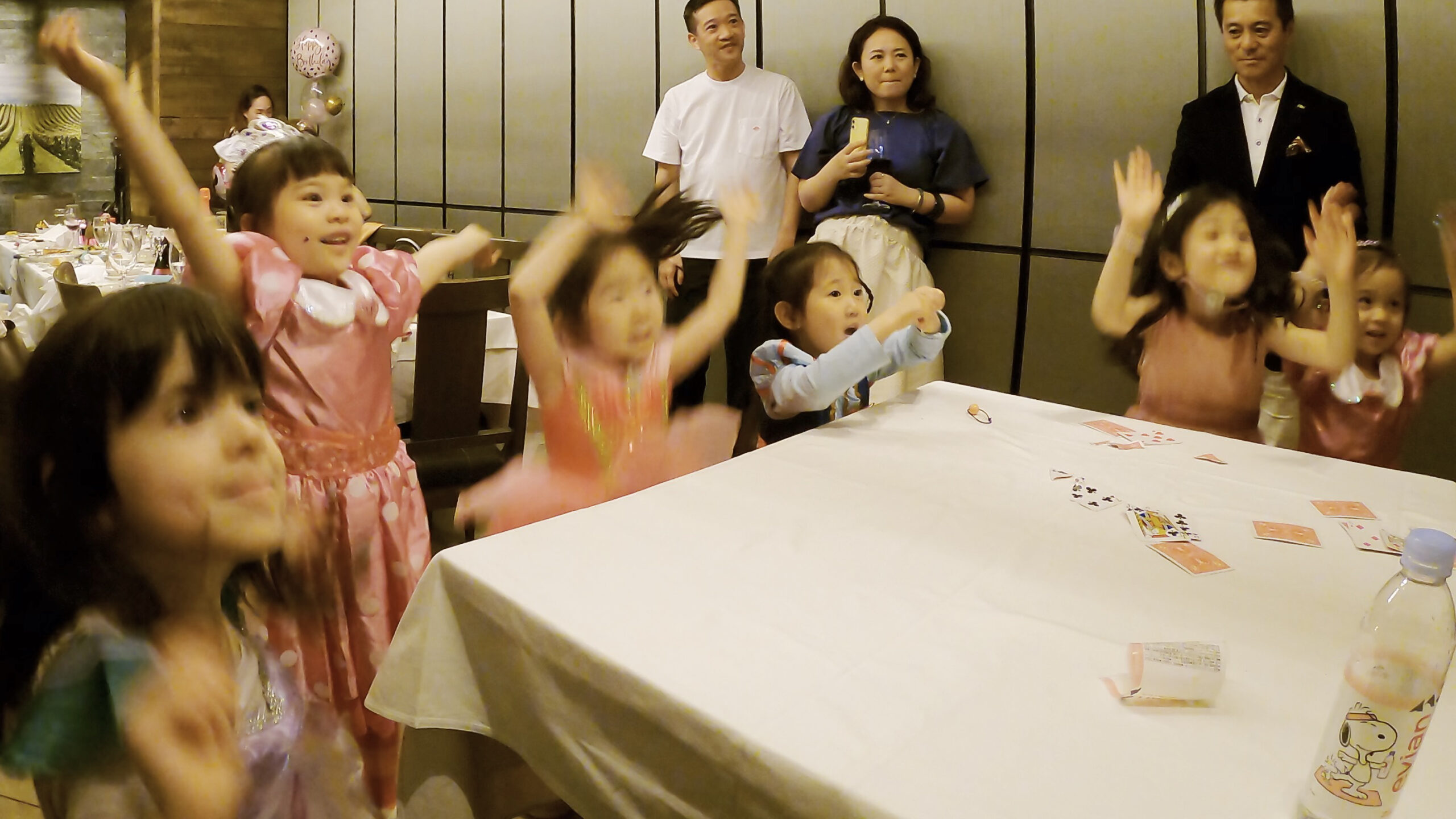 子どもたちはジャンプをしている！ 5歳女の子誕生会 恵比寿ガーデンプレイス