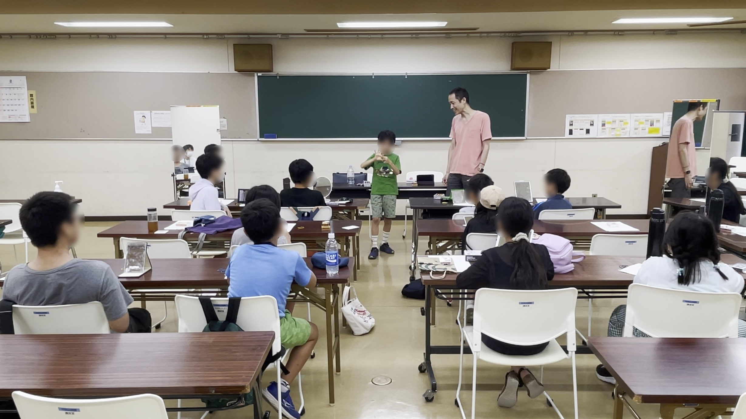 オリーブの首飾りを歌いながらやってくれた！ 夏休み子どもマジック教室に出張マジシャン 狛江市東京都