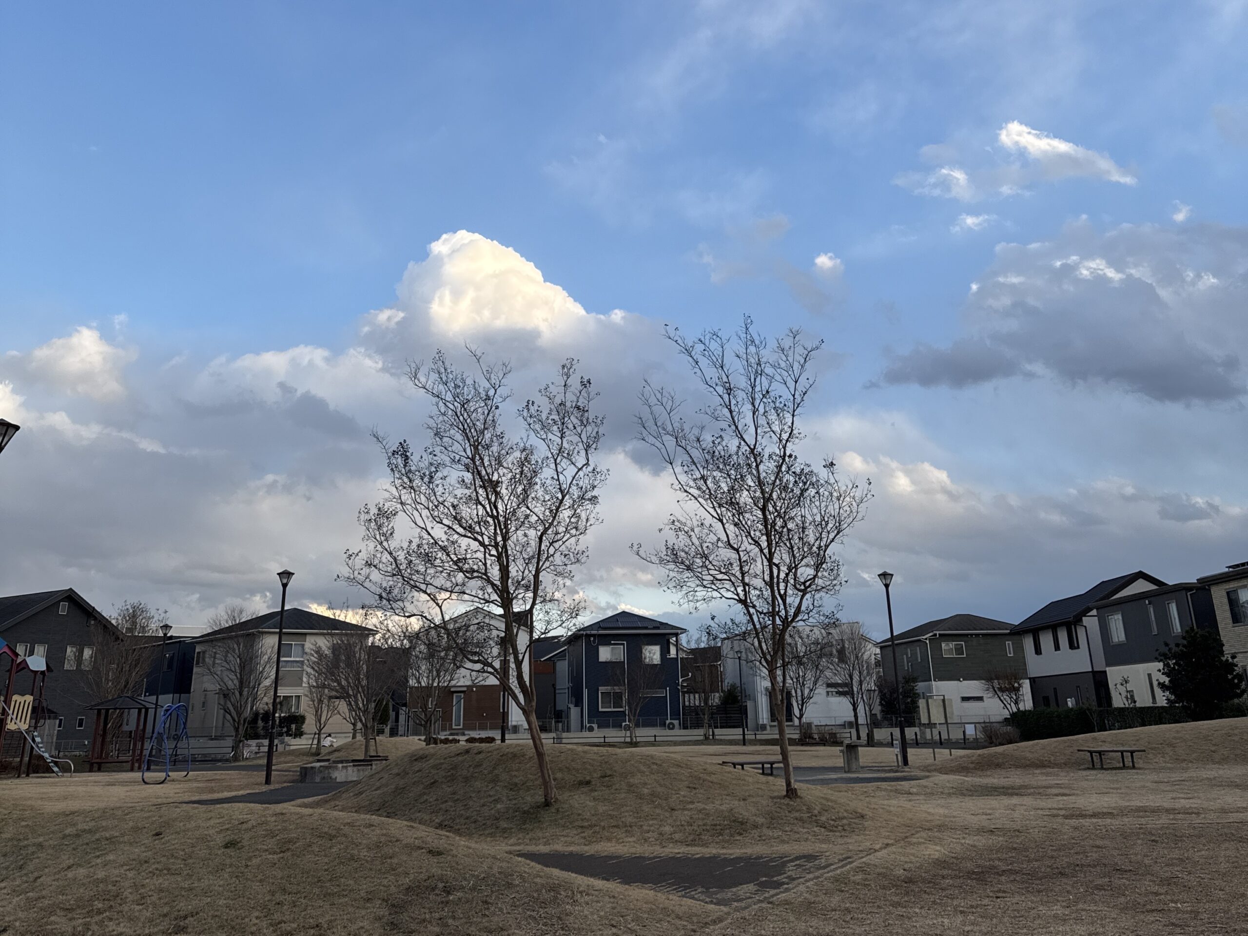 急に強風と’雨が